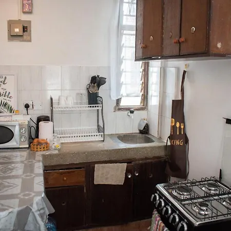 Gee'S Holiday Home Apartment In Mombasa Cbd - Parking Buitenkant foto