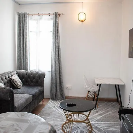 Gee'S Holiday Home Apartment In Mombasa Cbd - Parking Buitenkant foto
