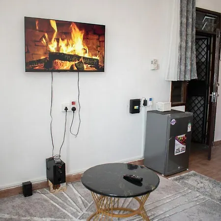 Gee'S Holiday Home Apartment In Mombasa Cbd - Parking Buitenkant foto